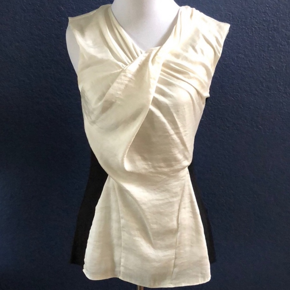 Vince Camuto▪️Dressy Top